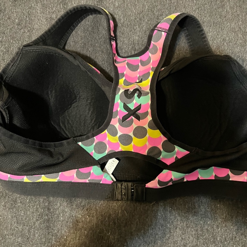 Sports bra - Picture 3 of 3